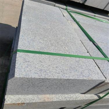 亞光面芝麻白花崗巖 特性、加工與應(yīng)用全解析